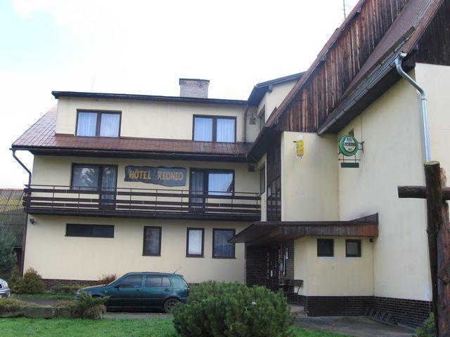 Hotel Reoneo Vernirovice Exterior photo
